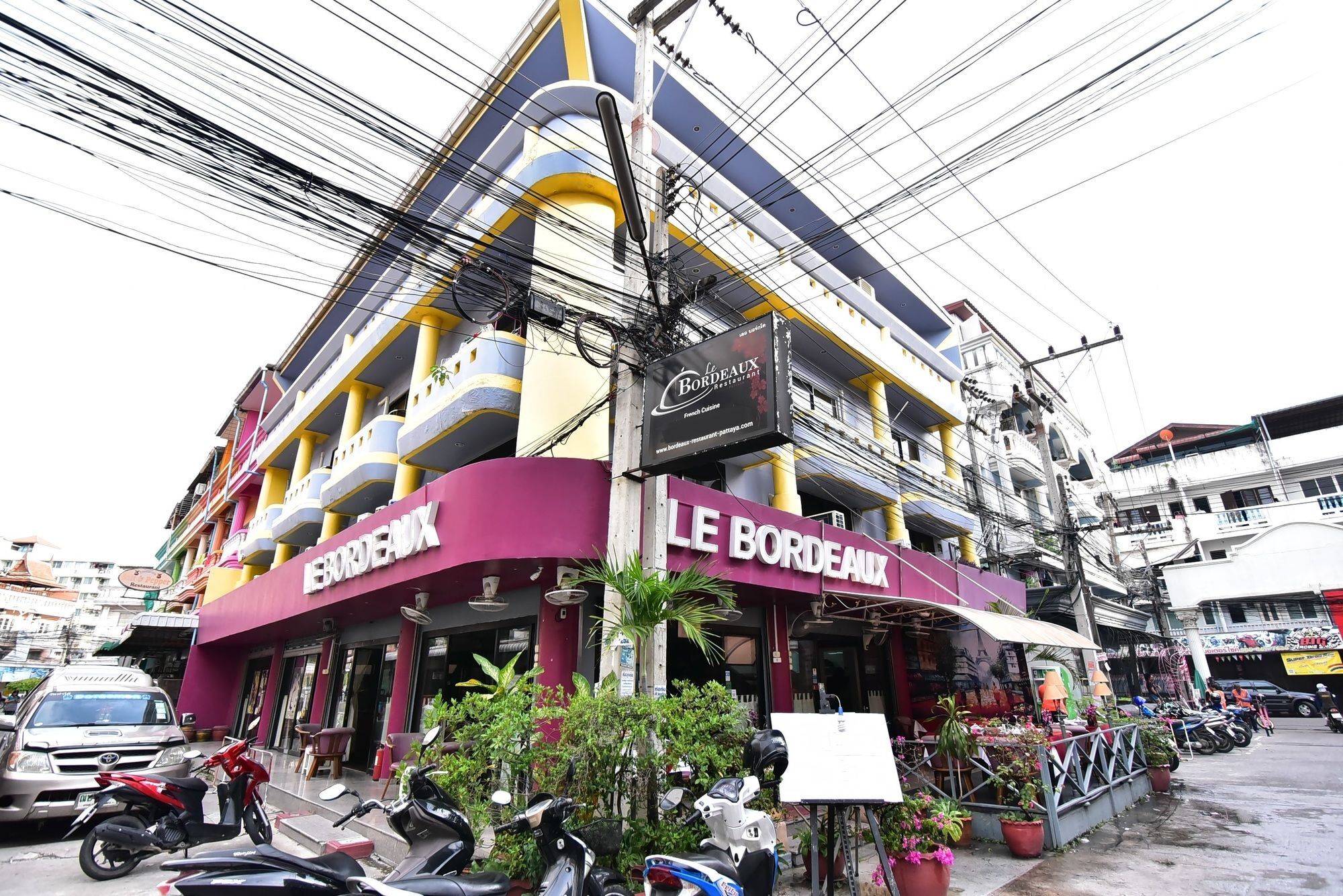 De Apartment Pattaya Buitenkant foto